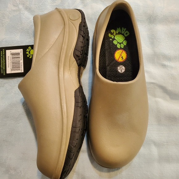 Dawgs Working Slip on Clog Size 6 New - Picture 4 of 5